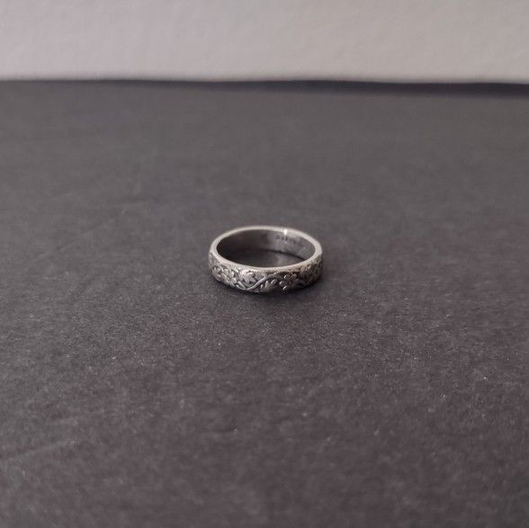 Vintage Design STERLING SILVER .925 Flower Pattern Band Ring Size 5 3/8