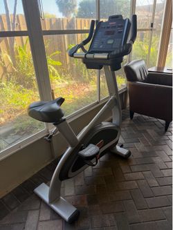 COMMERCIAL STARTRAC STATIONARY EXERCISE BIKE