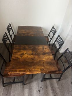 Dining table & 6 chairs