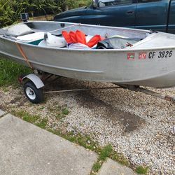 12 Ft Klamath Aluminum Boat With Trailer. Clean Title In Hand For Both