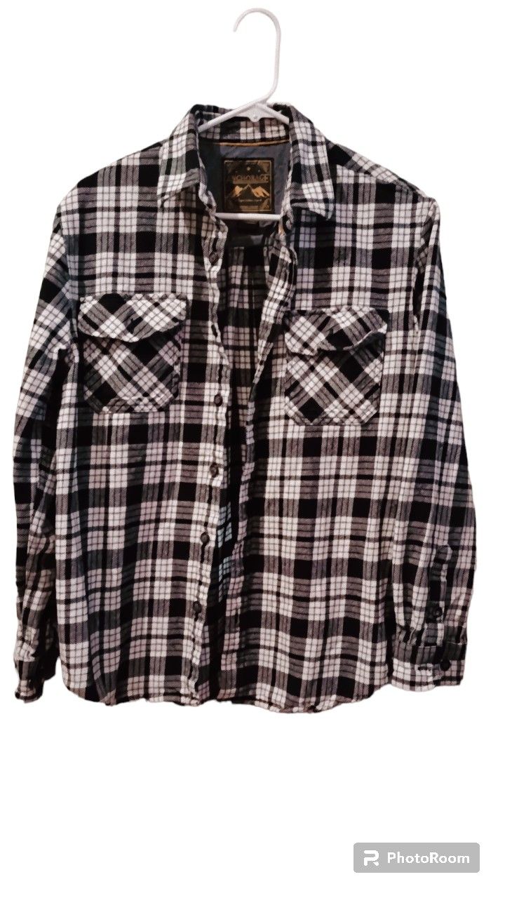 Anchorage Expedition Brand Plaid Button Down Size M  Color B/W