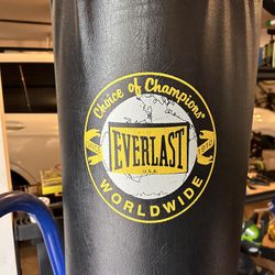 Full Everlast 100lb Heavy Bag, Stand, 2x Gloves, And 100lbs Of Base Weight