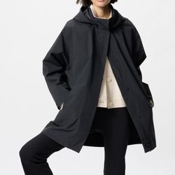 Uniqlo Women’s Block Tech Half coat (medium)