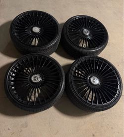 5x112 22 inch wheels New 285/30/22 tires