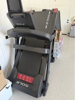Sole F63 Folding Treadmill