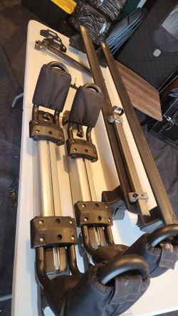 Thule Hullavator Pro Complete Kayak Roof Rack System – WingBar Evo / Evo Clamp