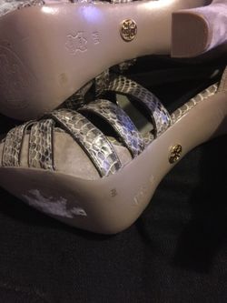 Tory burch Beautiful shoes size 9 like new