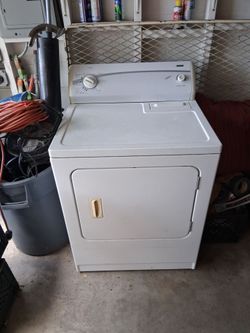 Kenmore 400 series gas dryer.
