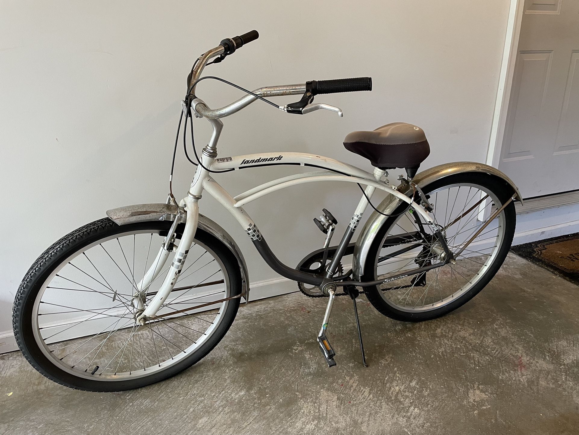 26” Schwinn Landmark 7-Speed Cruiser Bike