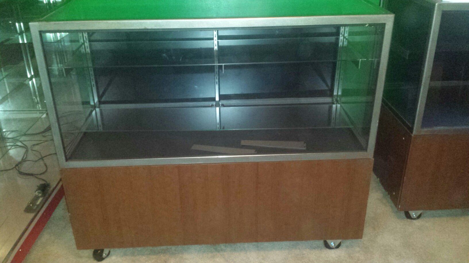 4ft X 2ft X 3ft Display Cases w/ wheels