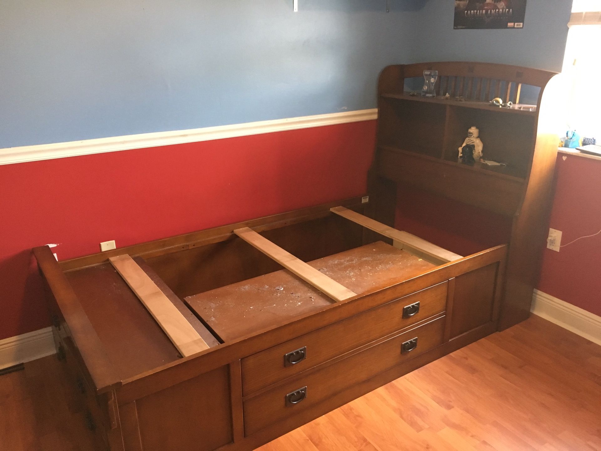 Bedroom set with drawers matti included