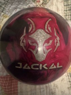 Motiv Jackal Bowling Ball