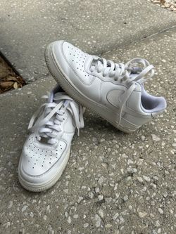 Nike Air Force 1 white low top