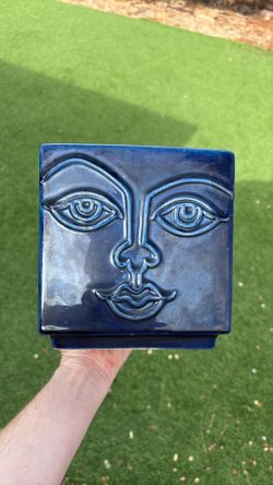 7” square face planter