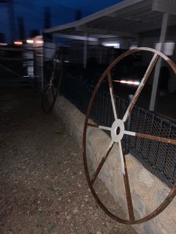Large Rustic Metal Wagon Wheel