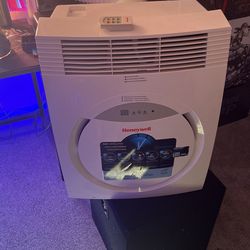 8000 BTU Honeywell Portable AC unit