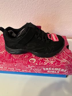 Skechers Girls Black Sneakers New with Tags