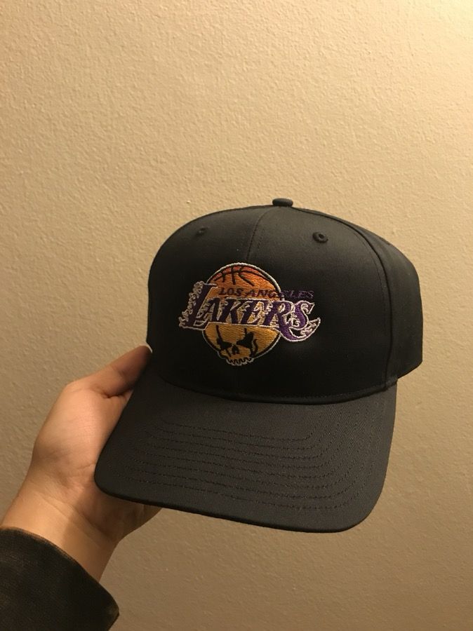WARREN LOTAS SPORTS 3 COLLECTION LAKERS HAT