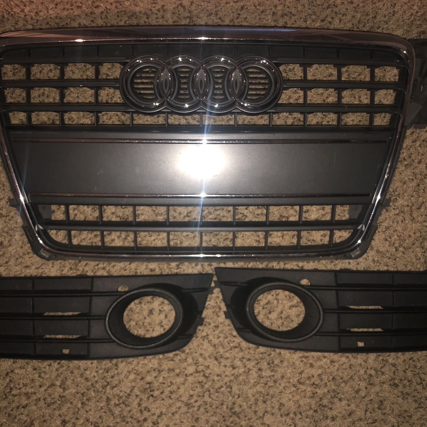 Audi A4 Center Grille