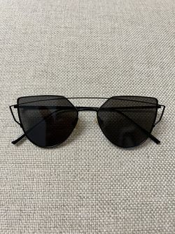 Gentle Monster Black Love Punch Sunglasses