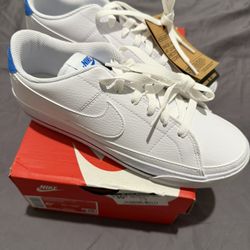 Nike Low Top Sneakers