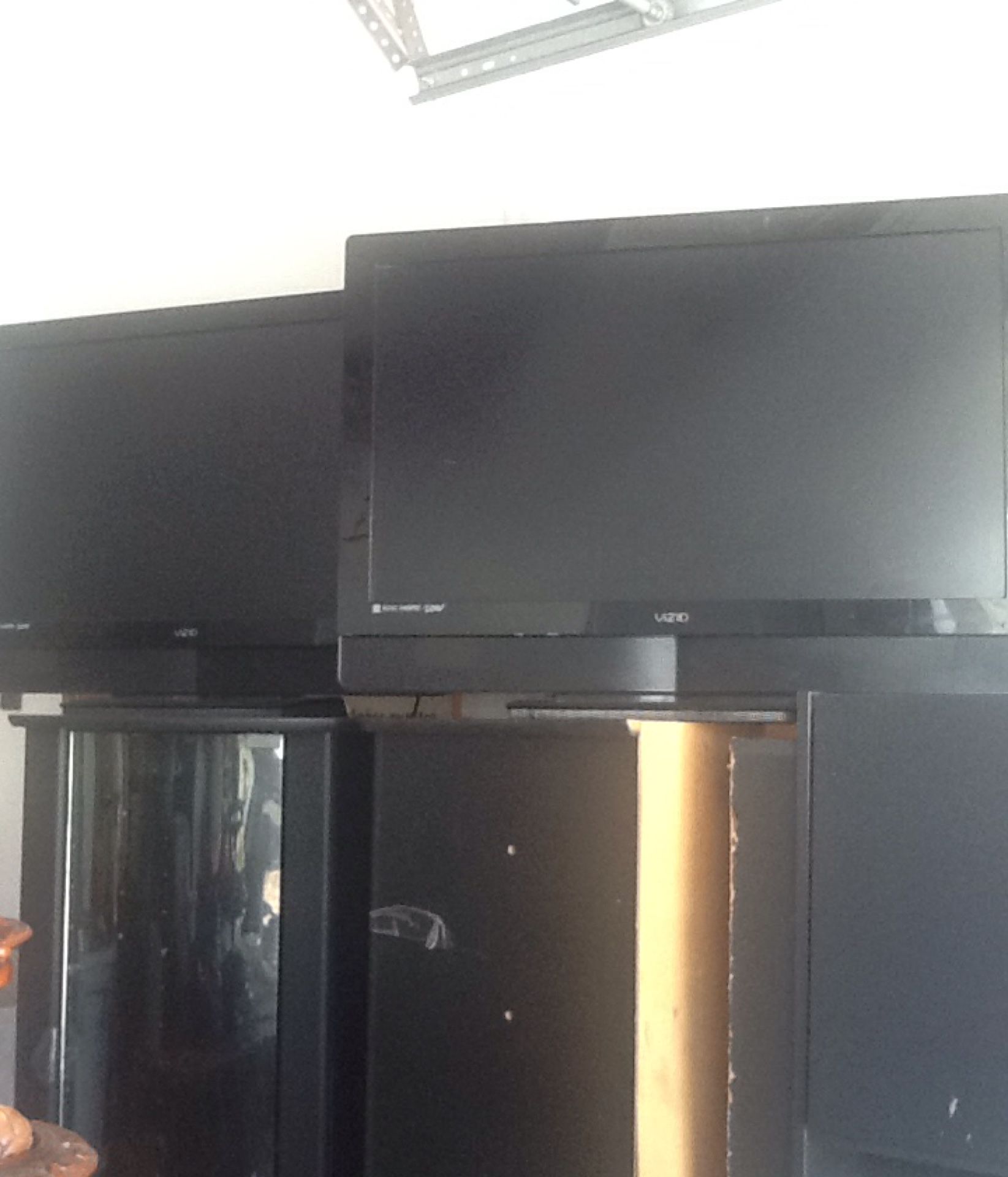 2 Visio 35 inc flat screen tv 150$ for the 2 see my offers for moor info