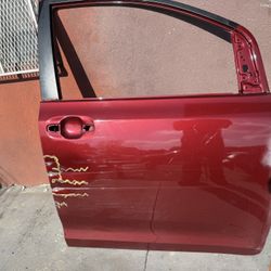 2011-2016-2020 Toyota Sienna front door RH