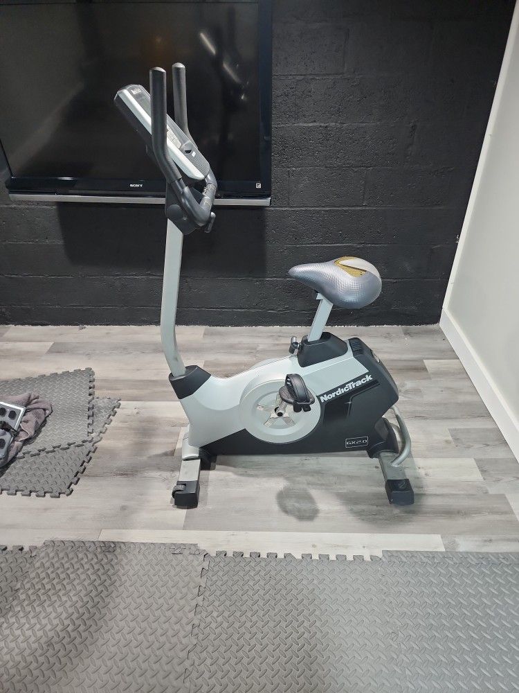 UPRIGHT EXERCISE BIKE (NordicTrack GX2.0)