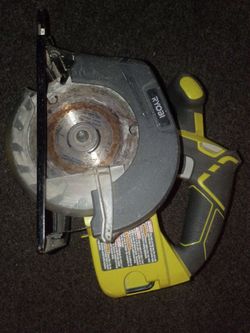 Ryobi ONE+ 18V Cordless 5 1/2 in. Circular Saw (Tool Only)