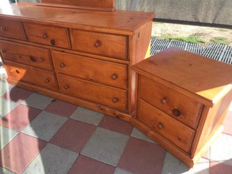 Dresser with mirror with  1 nightstand