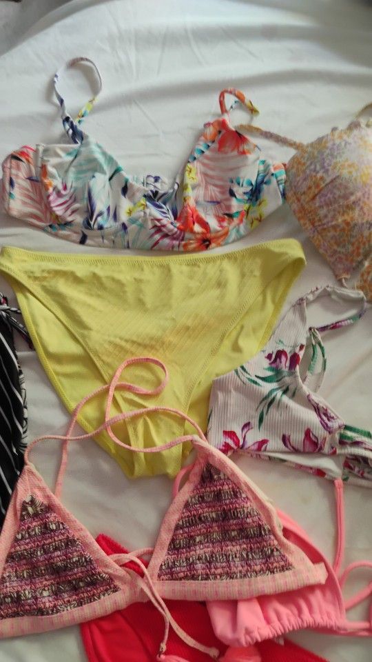Women's Size L And XL Swim Suits
