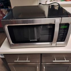 Proctor Silex Countertop Microwave Oven 