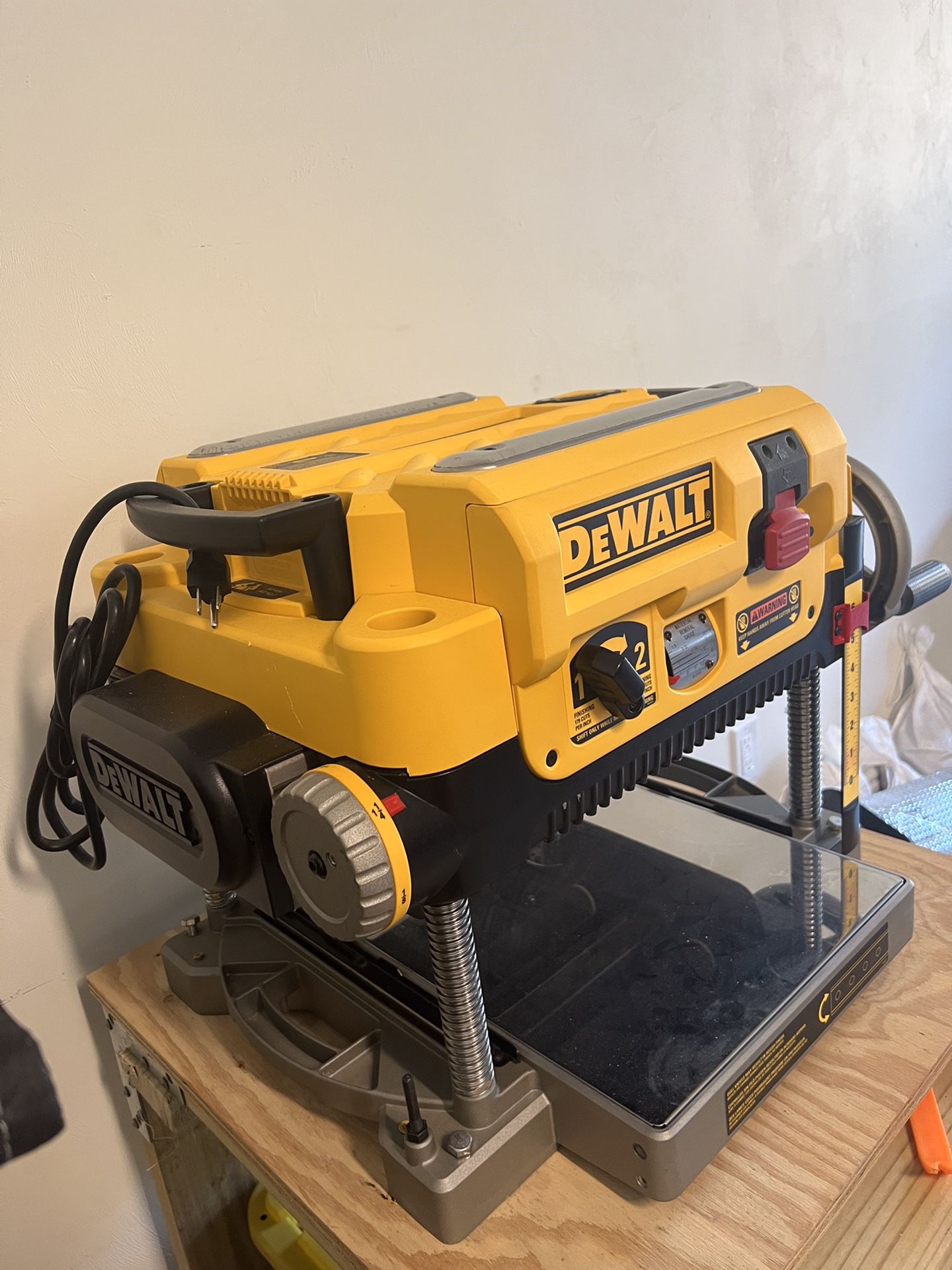 Dewalt 15 Amp 13 In Corded Plainer