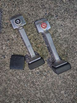 Roberts Carpet Knee Kicker s ( read description) pick up fremont sea. No lowball offers please. No trades.