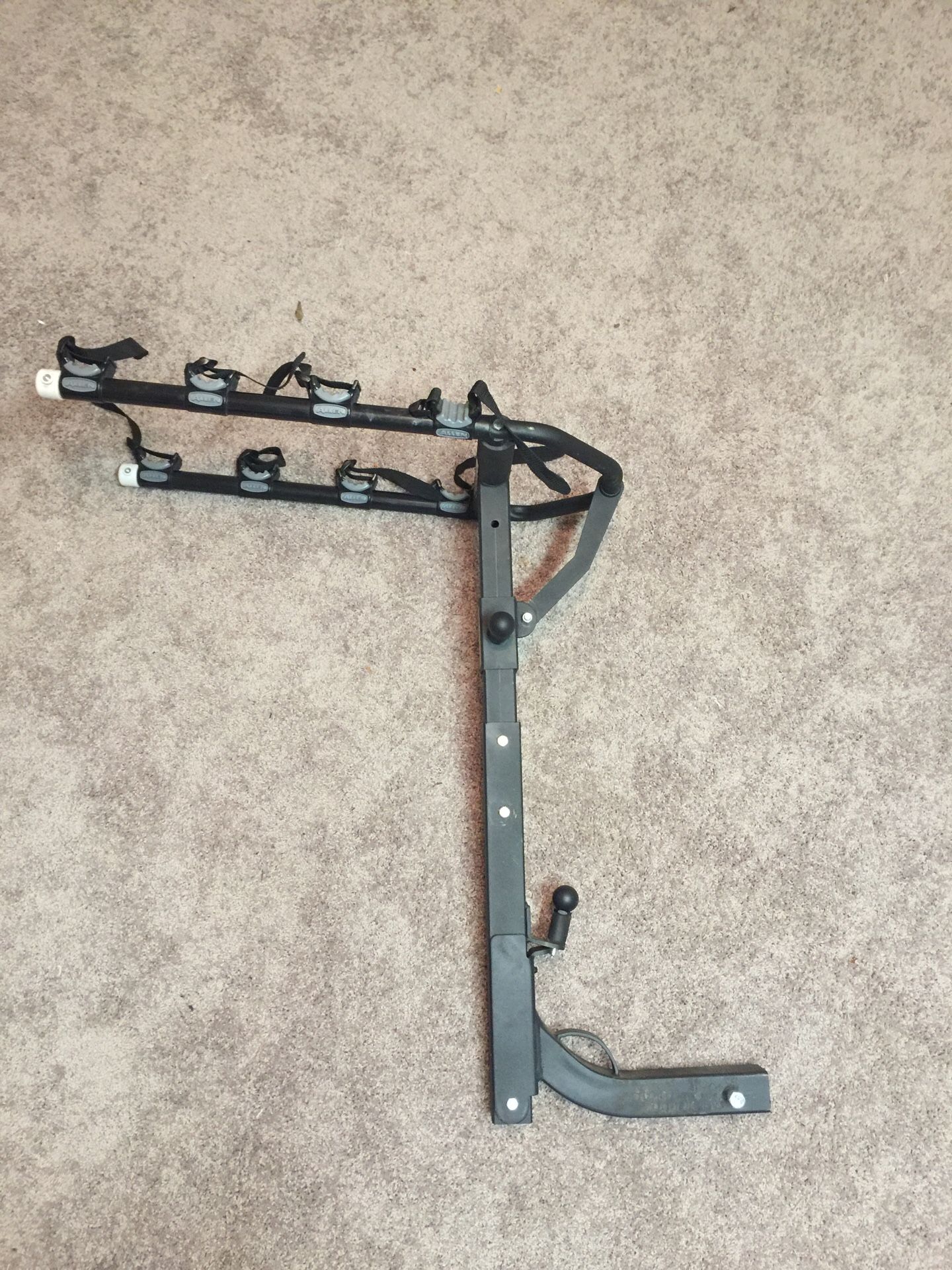 Allen 4-Bike hitch mounted bike rack. Model 540RR