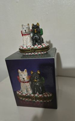 VINTAGE PORCELAIN TRINKET BOX 4.5"