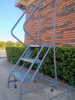 Excellent Commercial Step Ladder