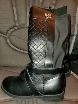 Micheal kors kids boots size 1