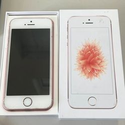 iPhone SE & Headphones