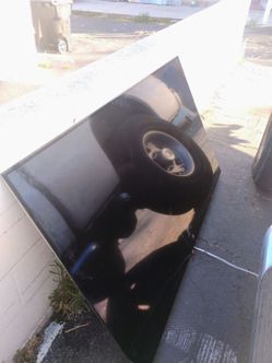 Flat screen TV for sale 60 bucks.