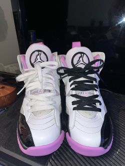 Ballin on a budget!! Size 3.5 girl Jordan’s !!
