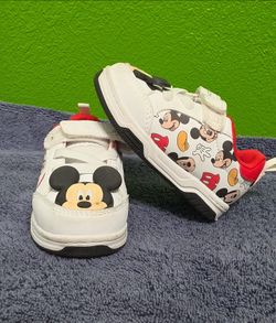 Mickey Mouse shoes Size 6