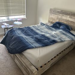 Queen Bed Full Set(mattress and Frame)