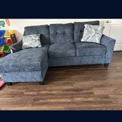 Sofa chaise blue Like New 