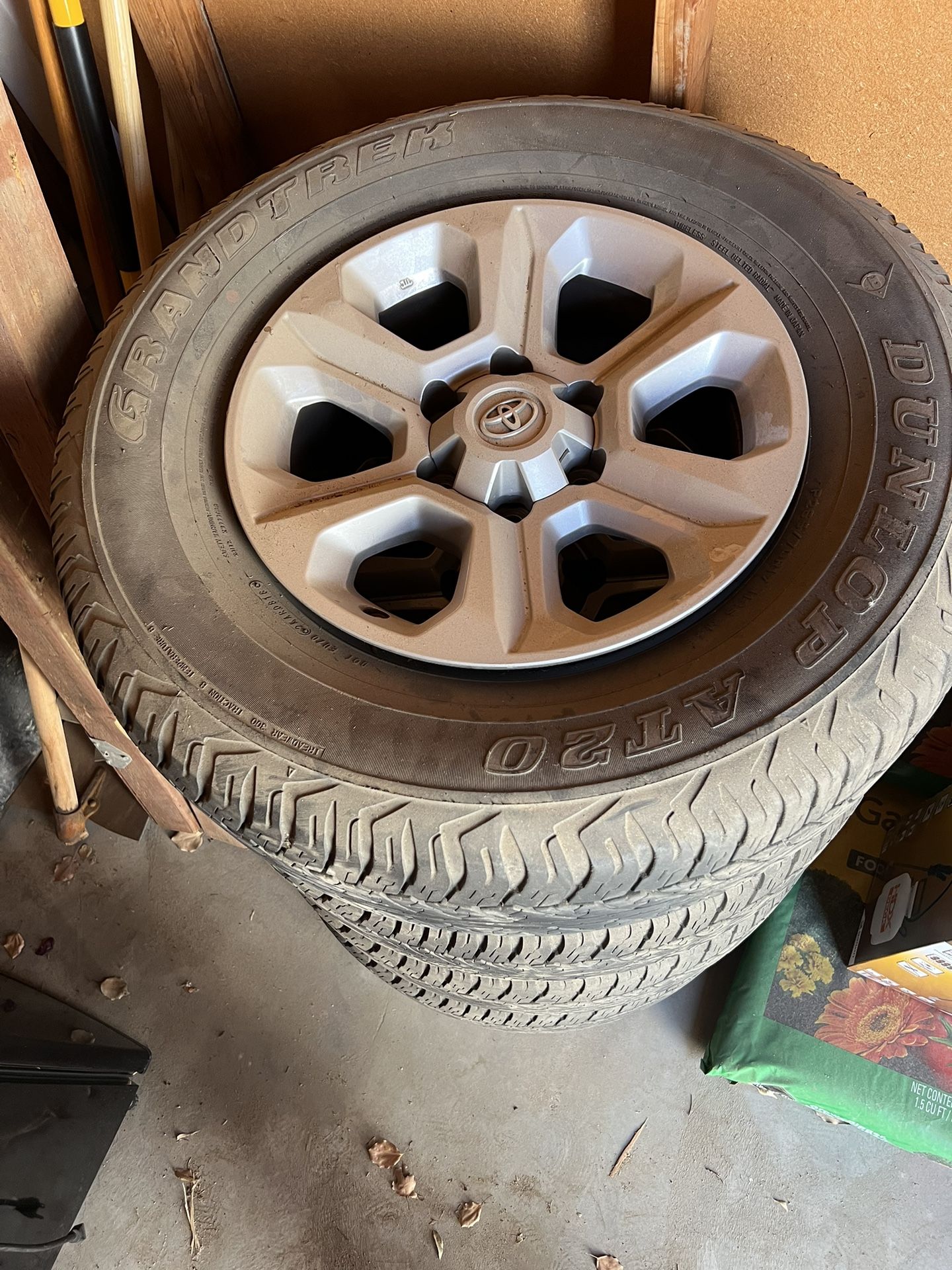 Toyota 4Runner OEM 17”RIMS & TYRES