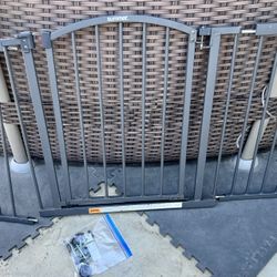 Kids Or Pets Fence With Gate