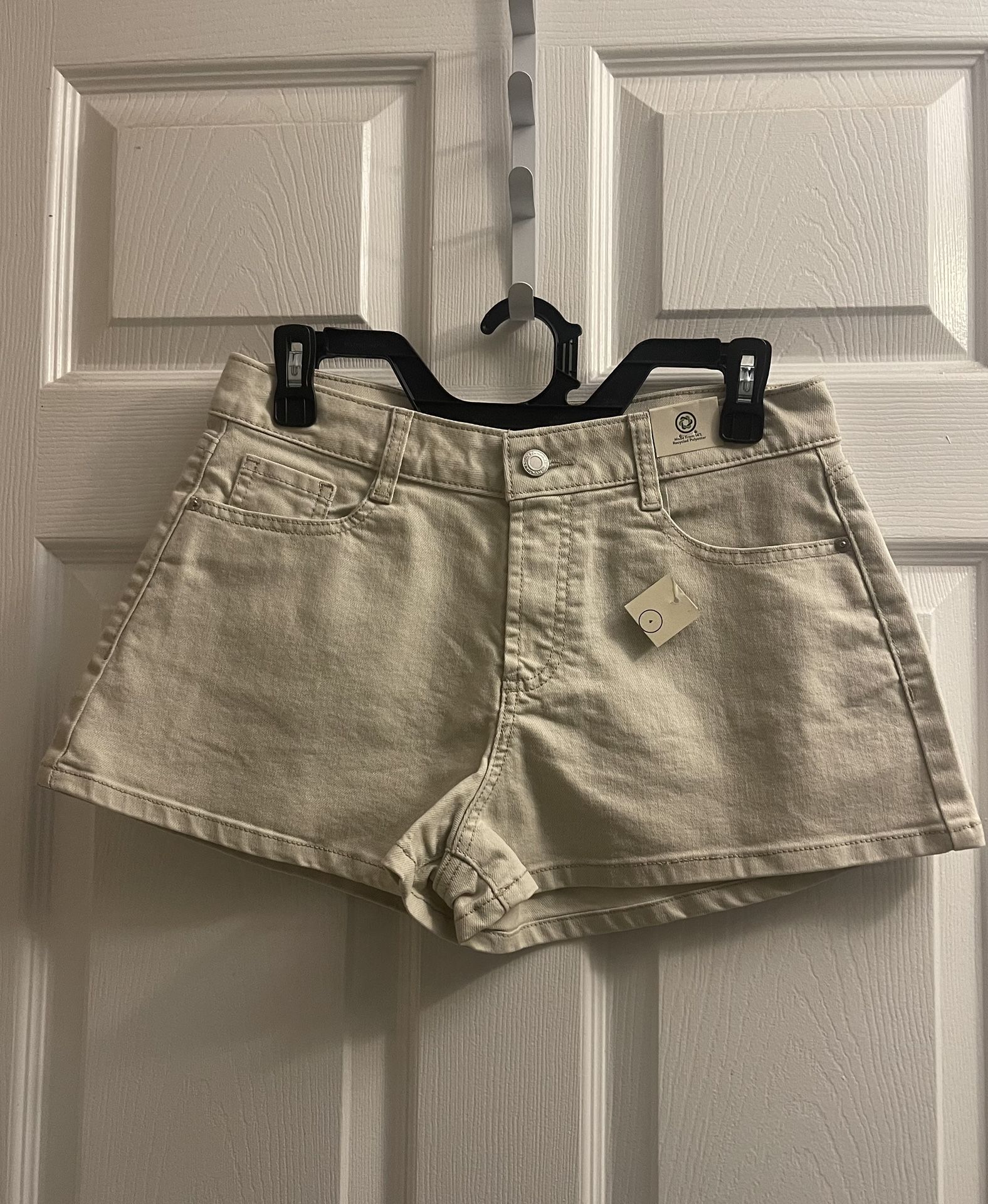 Brand New High Rise Khaki Mom’s Shorts Size 4 Juniors