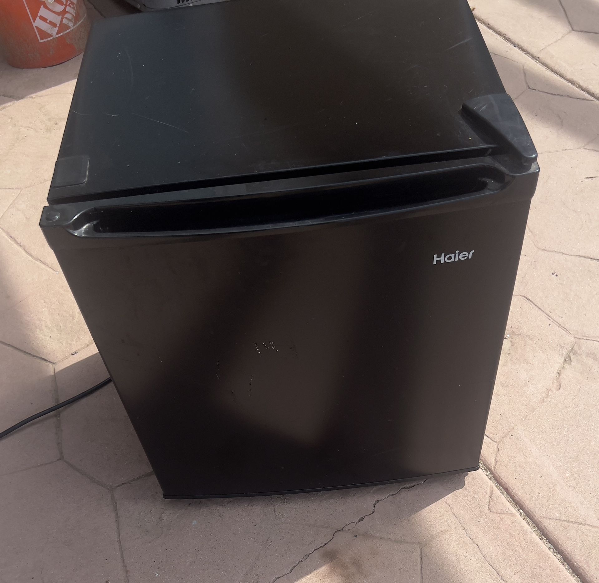 Mini Fridge 1.6 CF