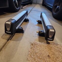 Thule 2 Snowboard/ 4 Ski Rack