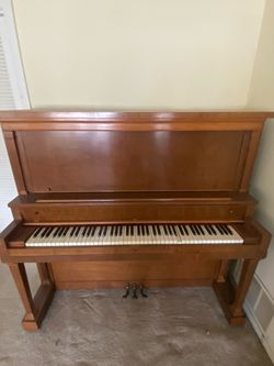 Piano - 1950s